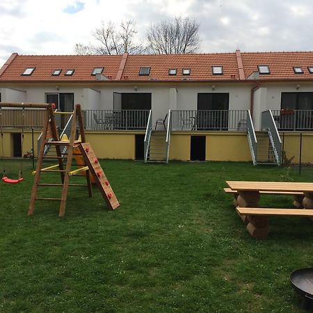 Apartmany Hlohovec Exterior foto